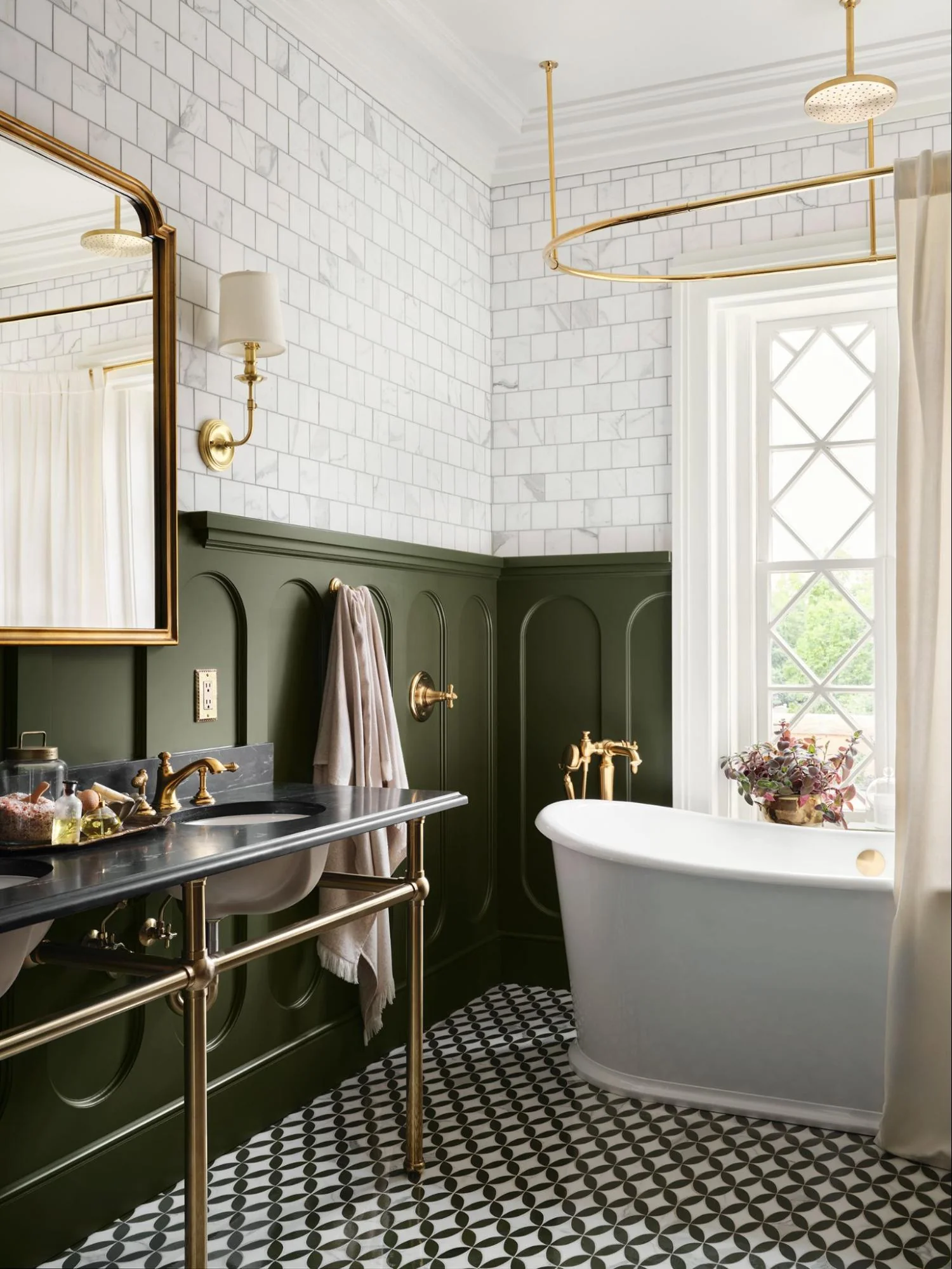 Timeless Tub with Contrasting Walls