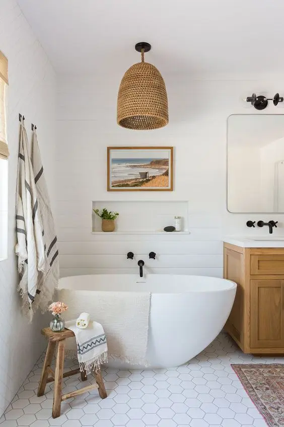 Seaside-Inspired Wall Decor