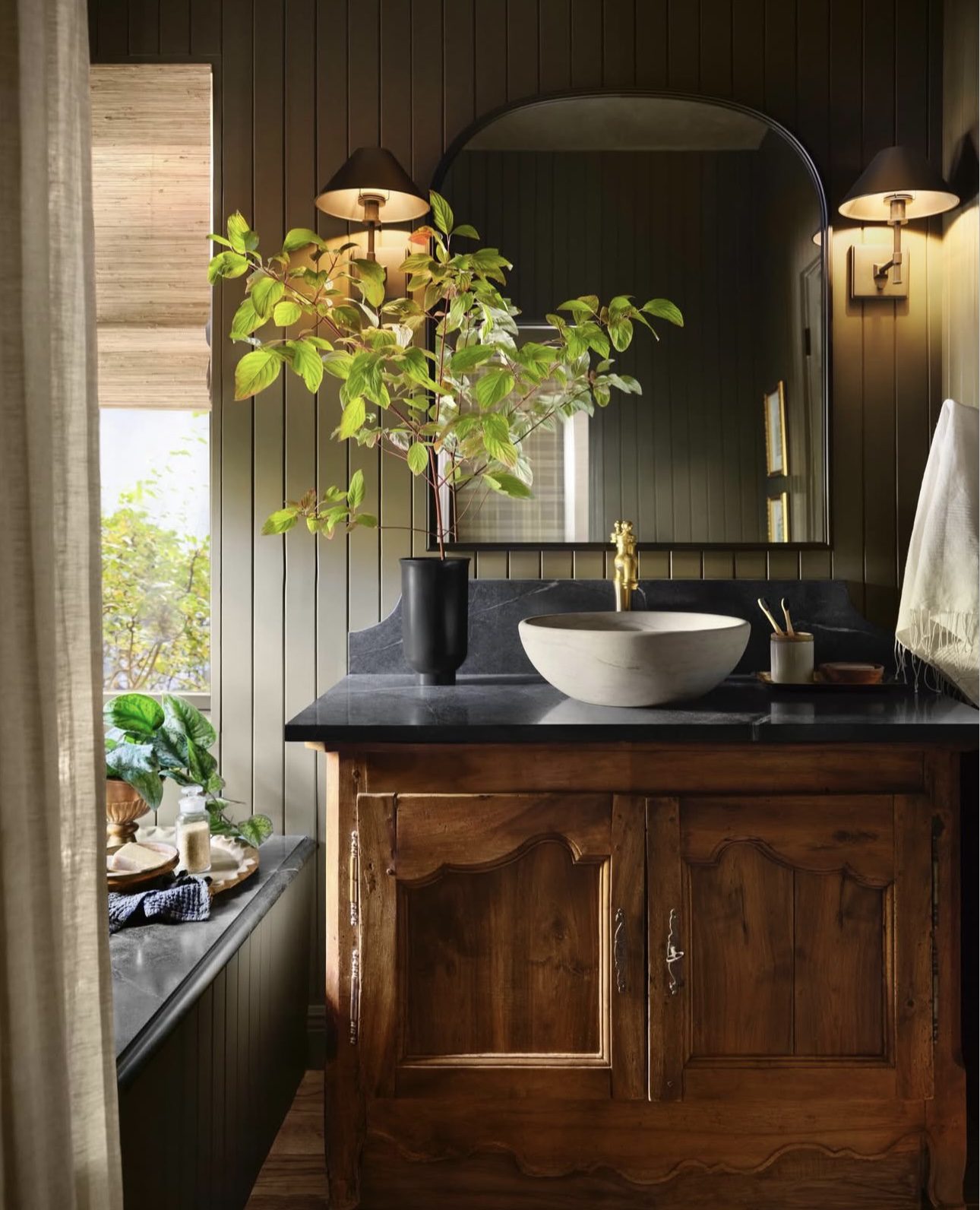 Charming Rustic Vanity Retreat