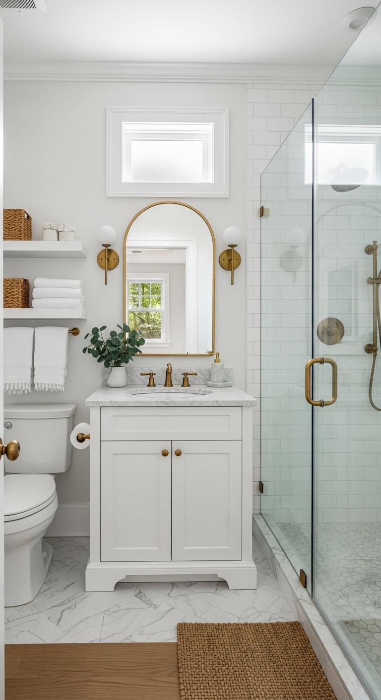 Transitional Classic: Elevate Small Bathrooms with Sleek Glass Shower Doors