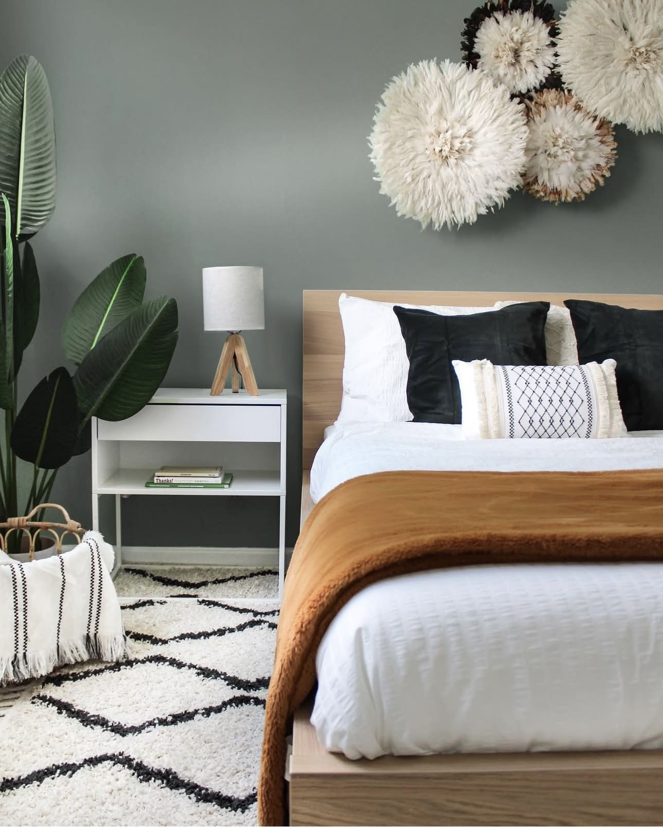 Embracing Earthy Textures for a Cozy Bedroom
