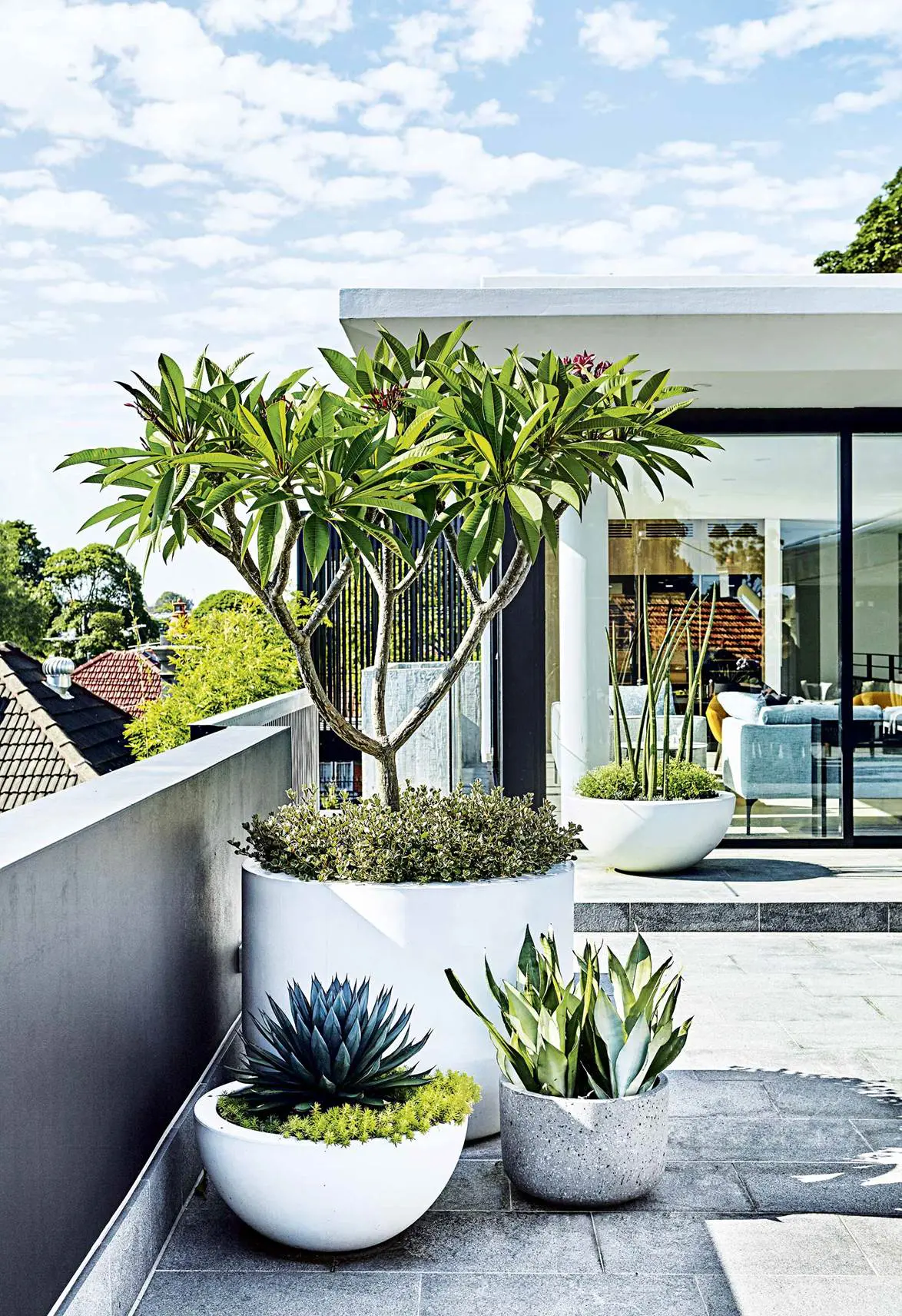 Incorporate Grand-Scale Planters