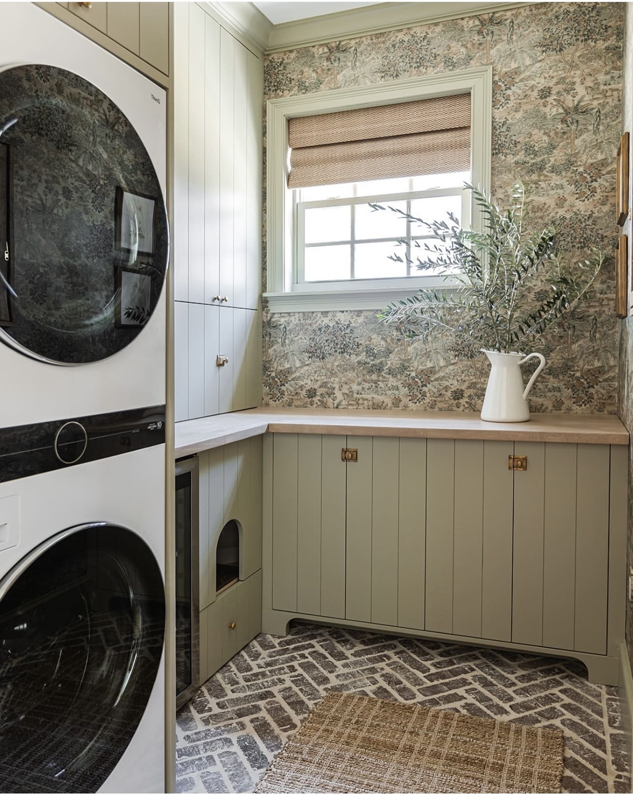 Built-In Cabinet Surround
