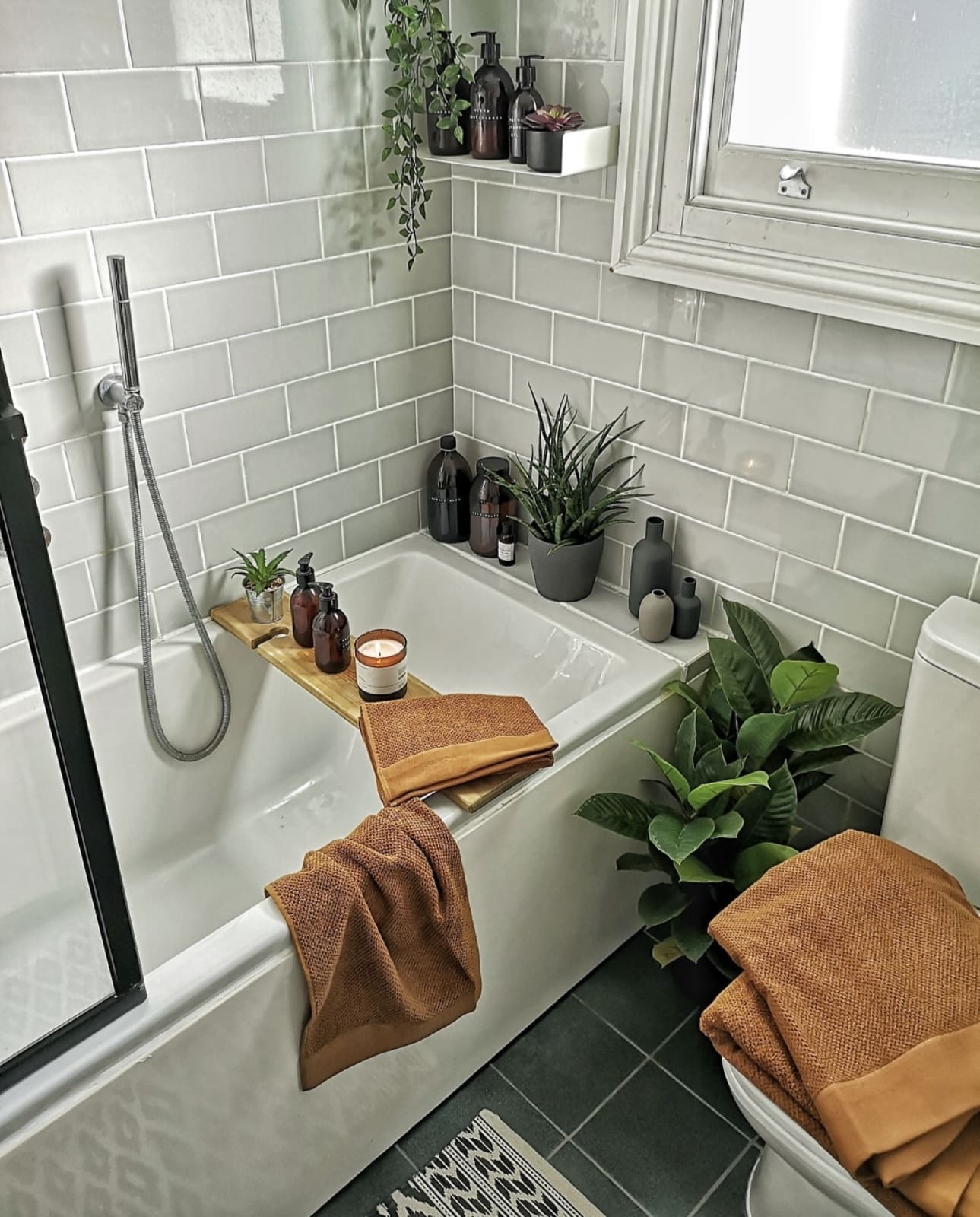 Lush Touch: Bringing Nature Into Your Bathroom