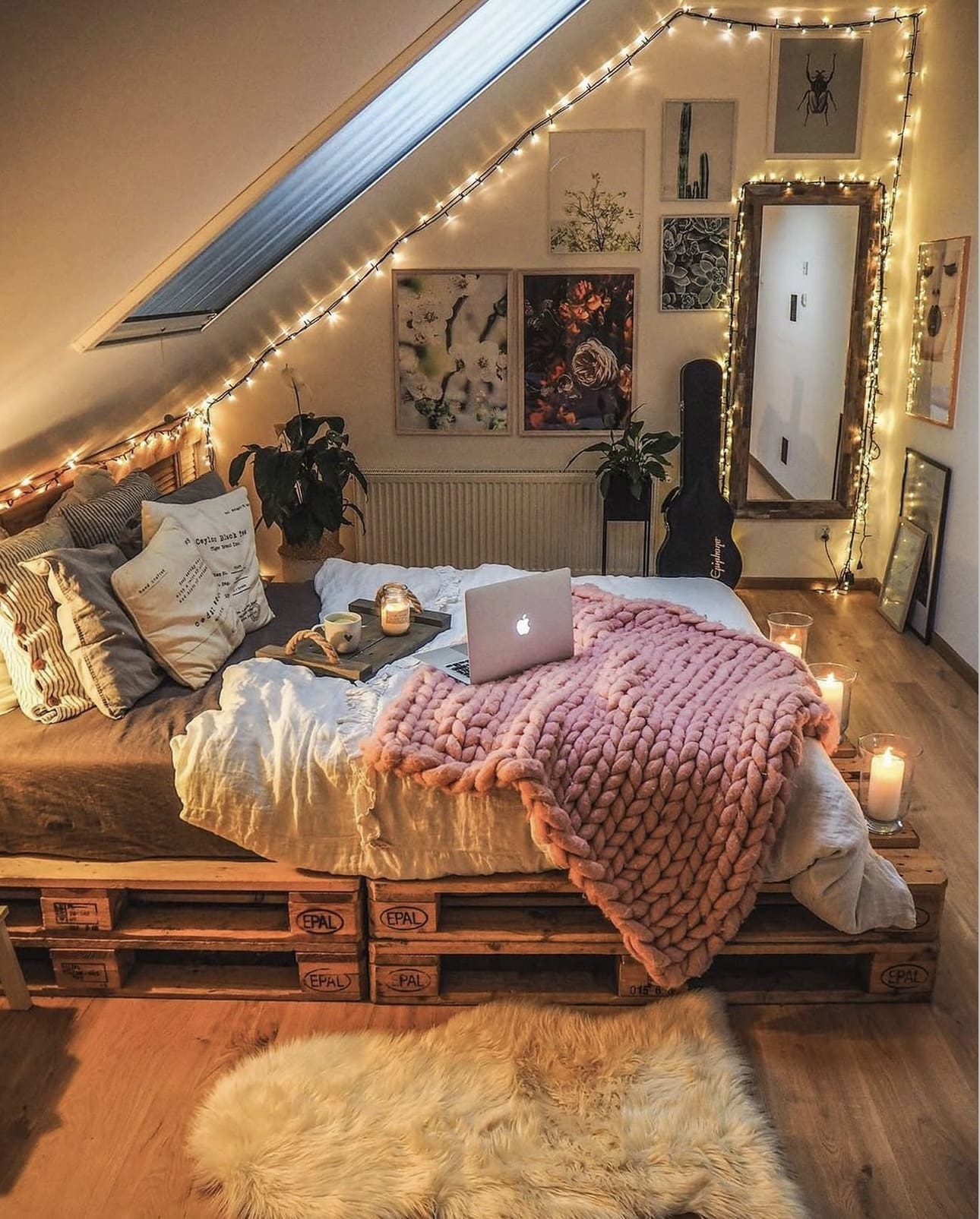 Embrace Cozy Hues for a Relaxing Bedroom Atmosphere