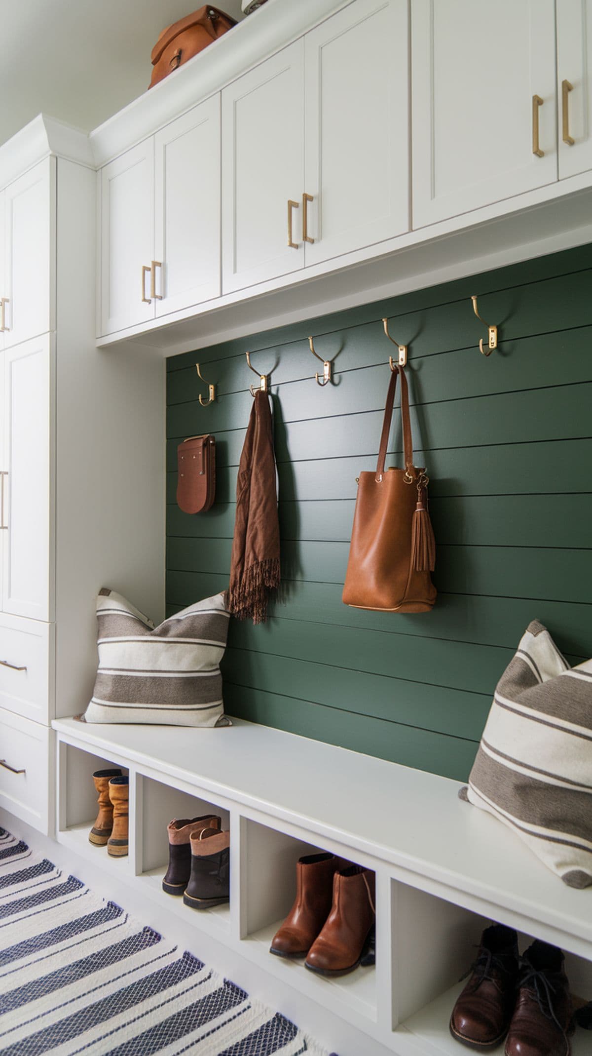 Earthy Touches for a Serene Entryway
