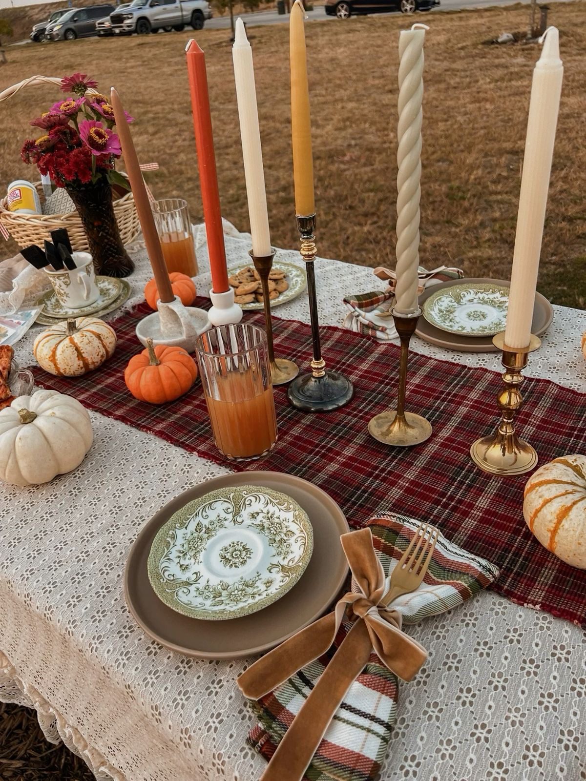 Glowing Amber Oasis: A Cozy Candleholder Cluster to Warm Your Fall Evenings