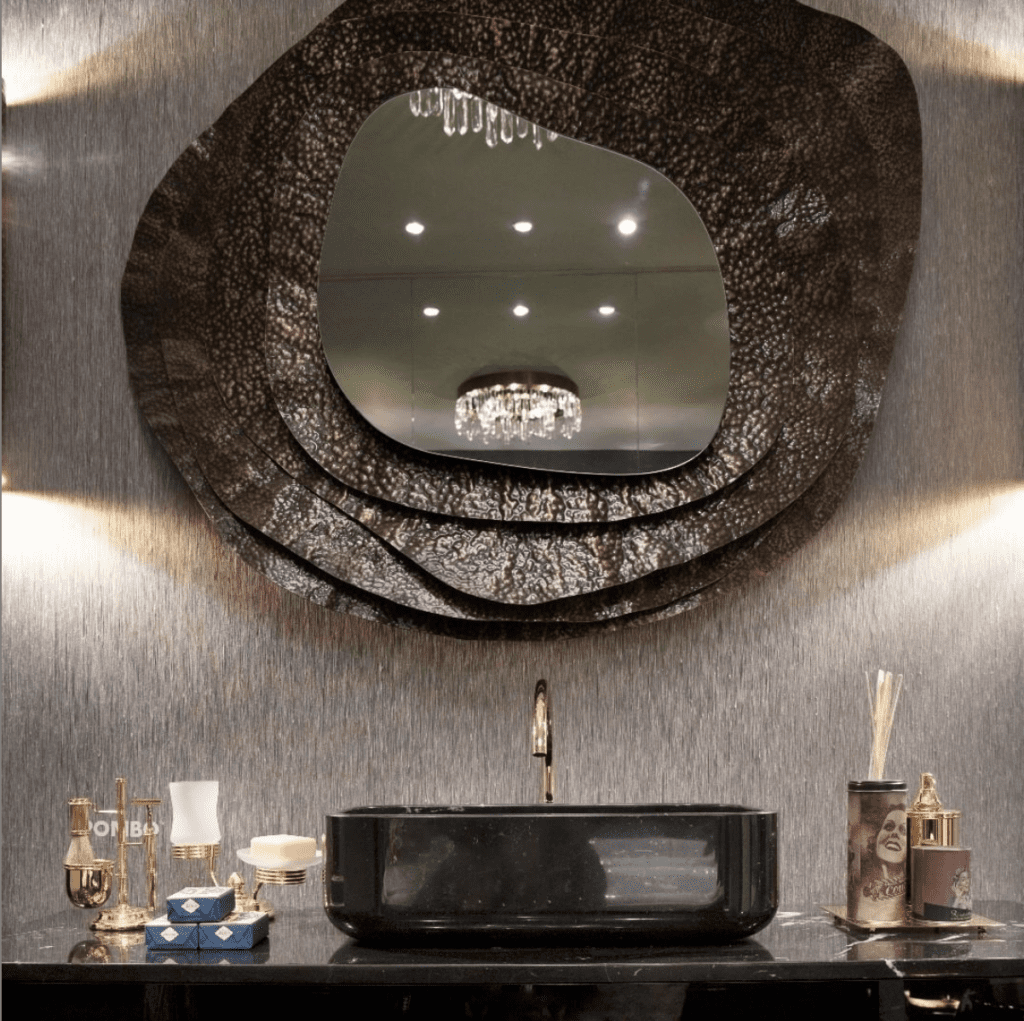 Triptych Three-Panel Mirror: A Statement in Symmetry