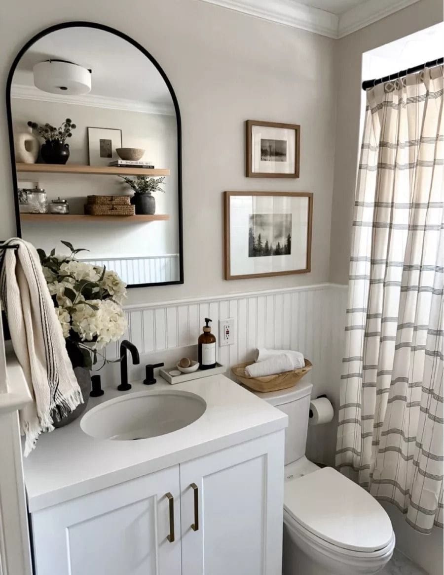 Gallery Wall Magic for Compact Bathrooms