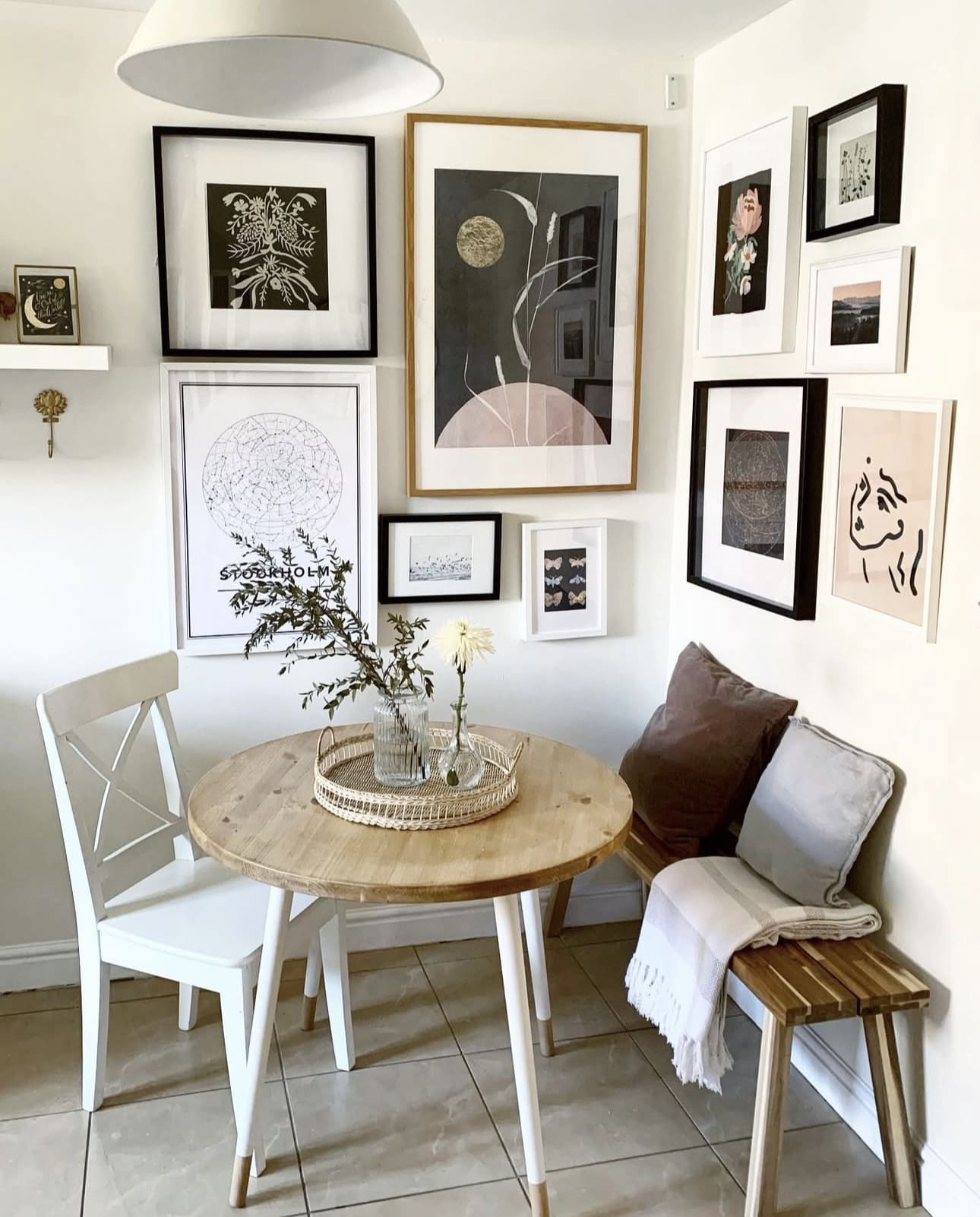 Chic Tray Styling for a Tidy Table