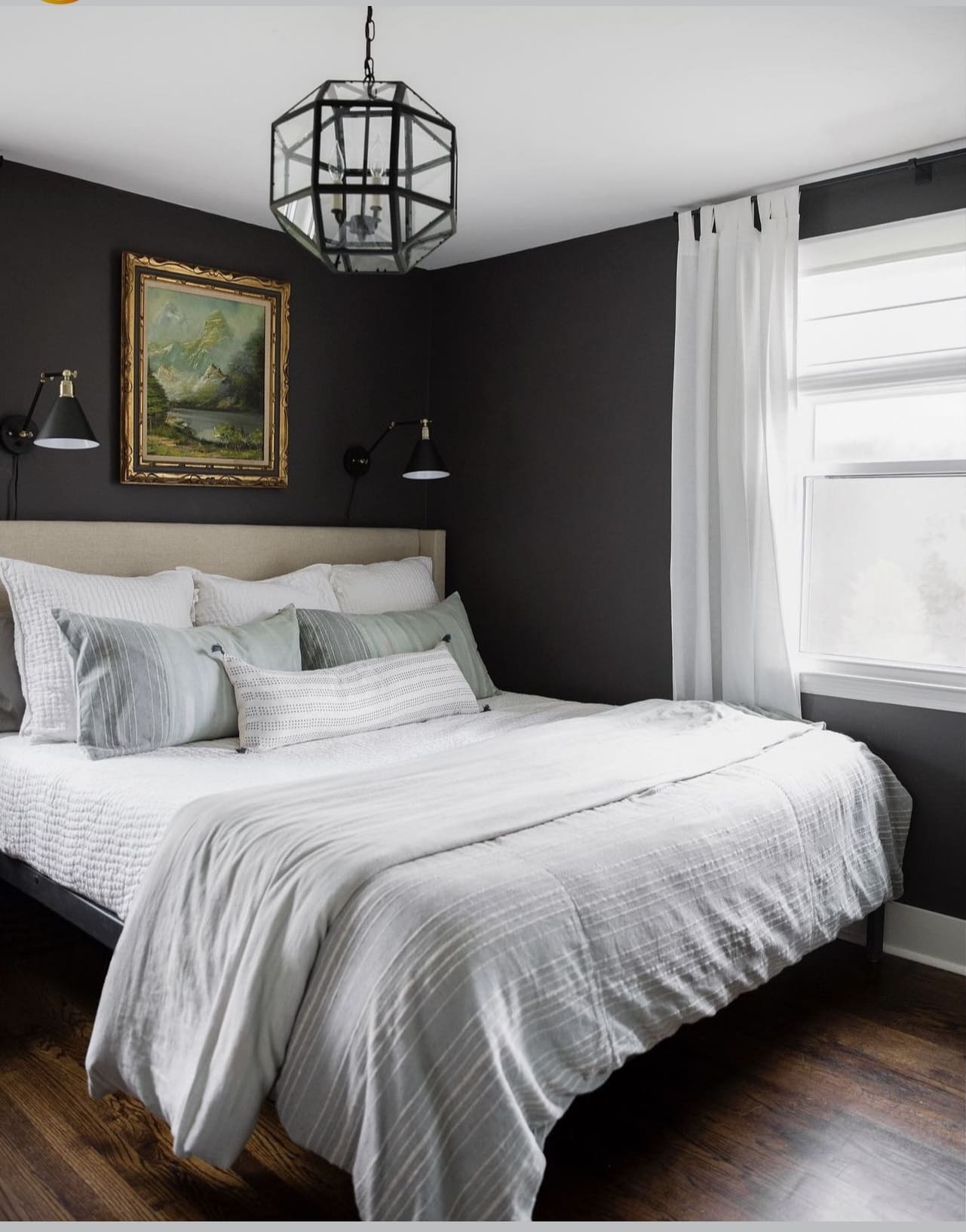 Adopt Sleek Minimalist Vibes