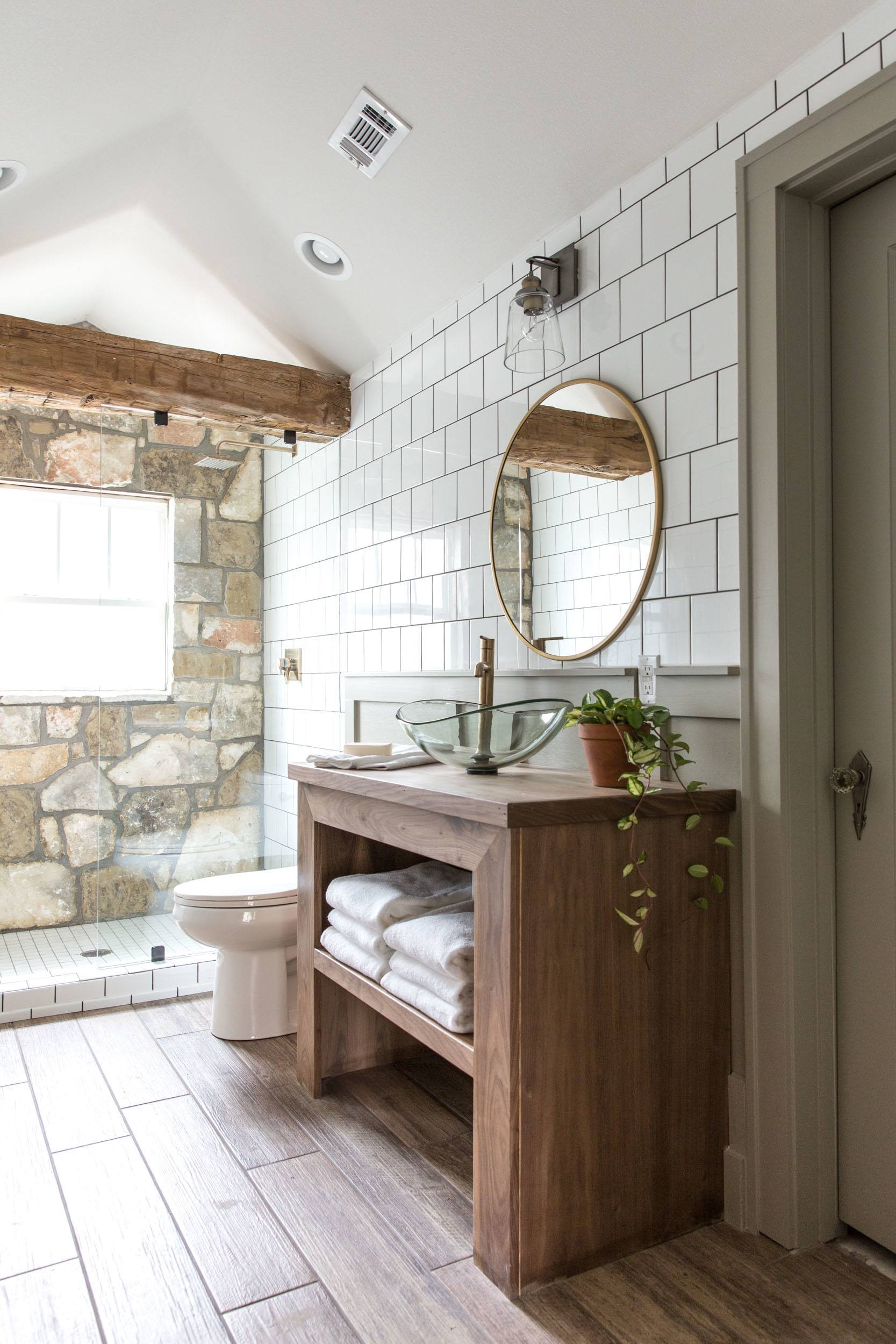 Cozy Bathroom with Natural Elements