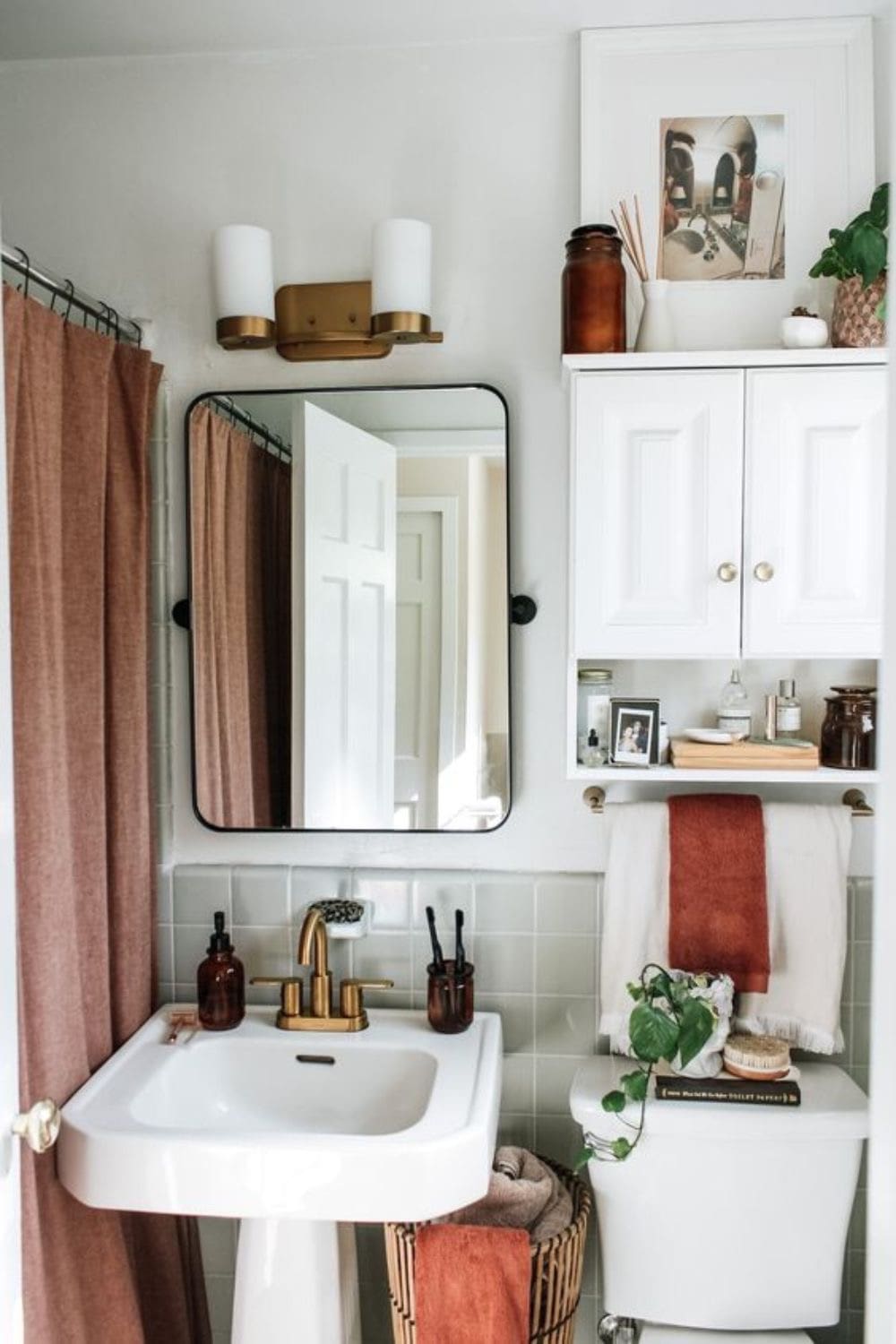Smart Bamboo Bath Caddy for Compact Spaces
