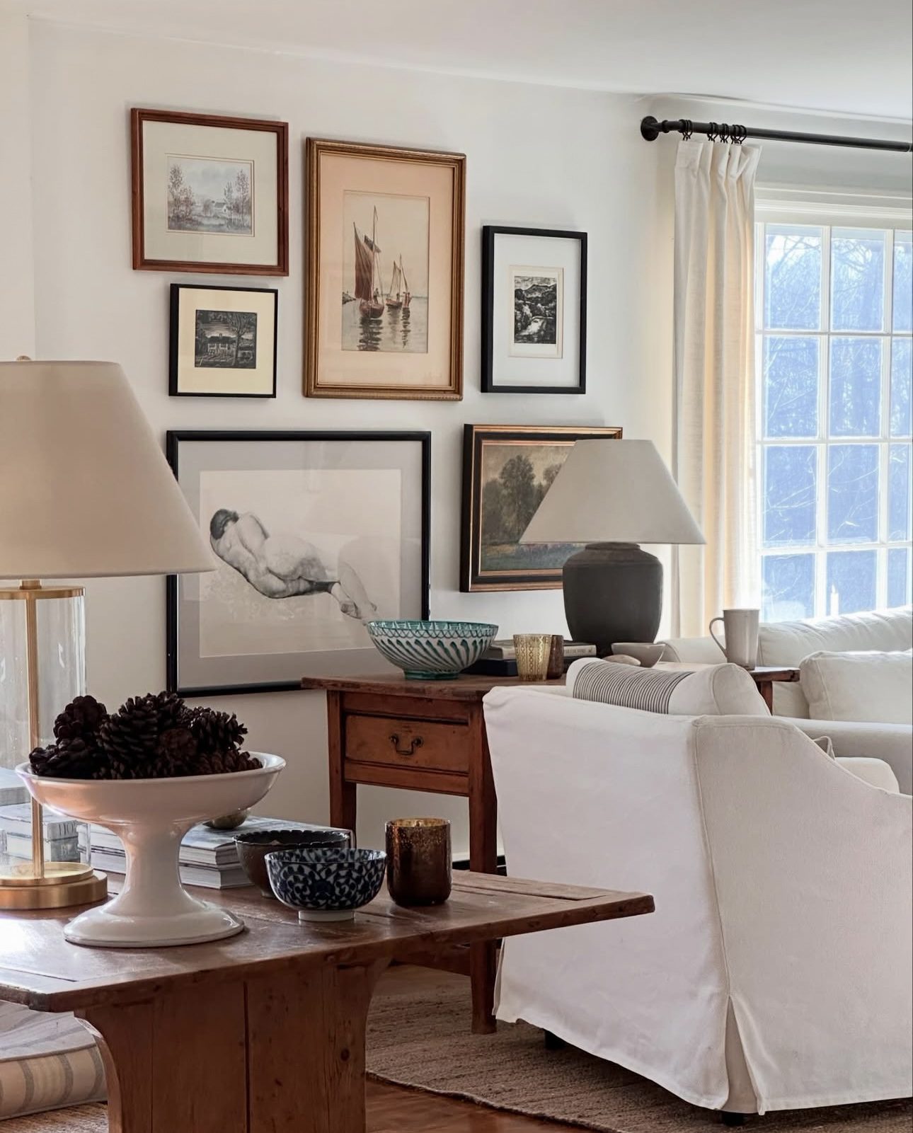 Create Cozy Wall Art Arrangements with Furniture Anchors