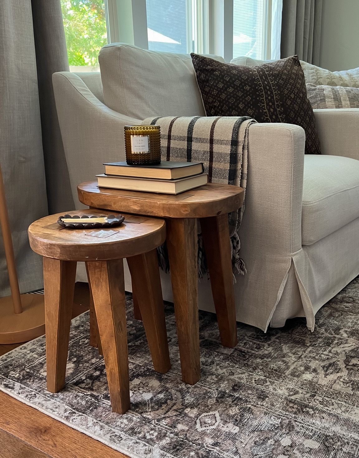 Dual Tables for Stylish Flexibility
