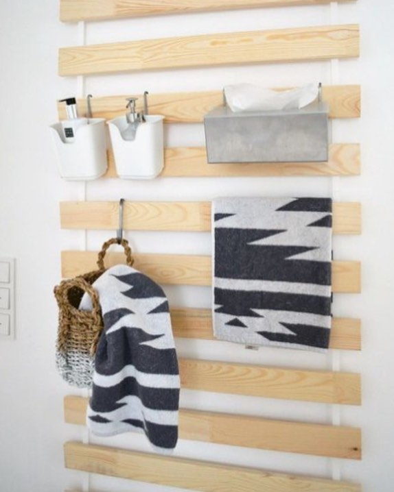 Chic Bed Slat Wall Organizer