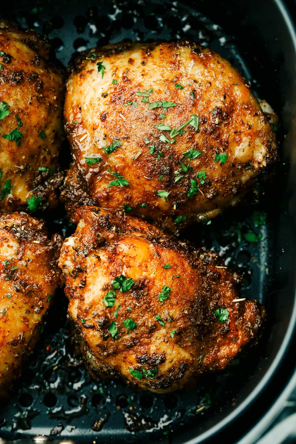 Crispy and Juicy Air Fryer Chicken Thighs