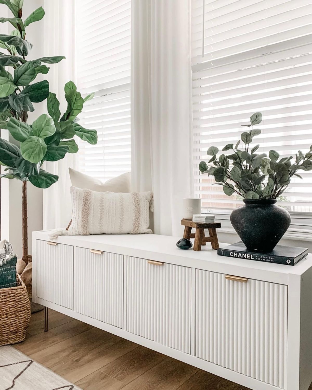 Chic Living Room Buffet Made from Kallax